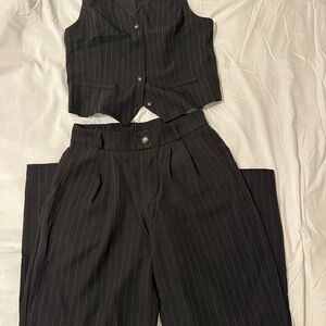 Tailored Pinstripe High-Waist Wide-Leg Pantsuit - Black